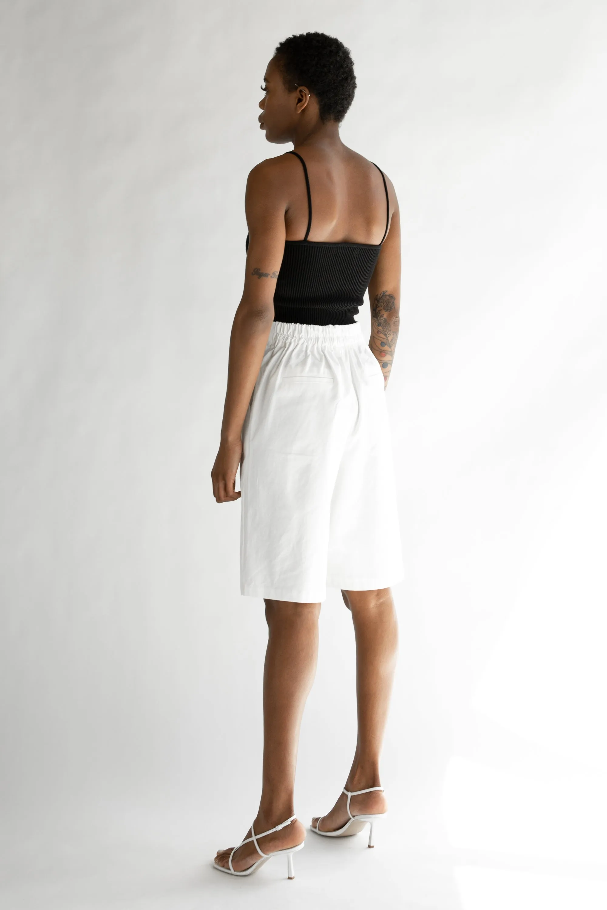 FRONT PLEAT BERMUDA SHORT