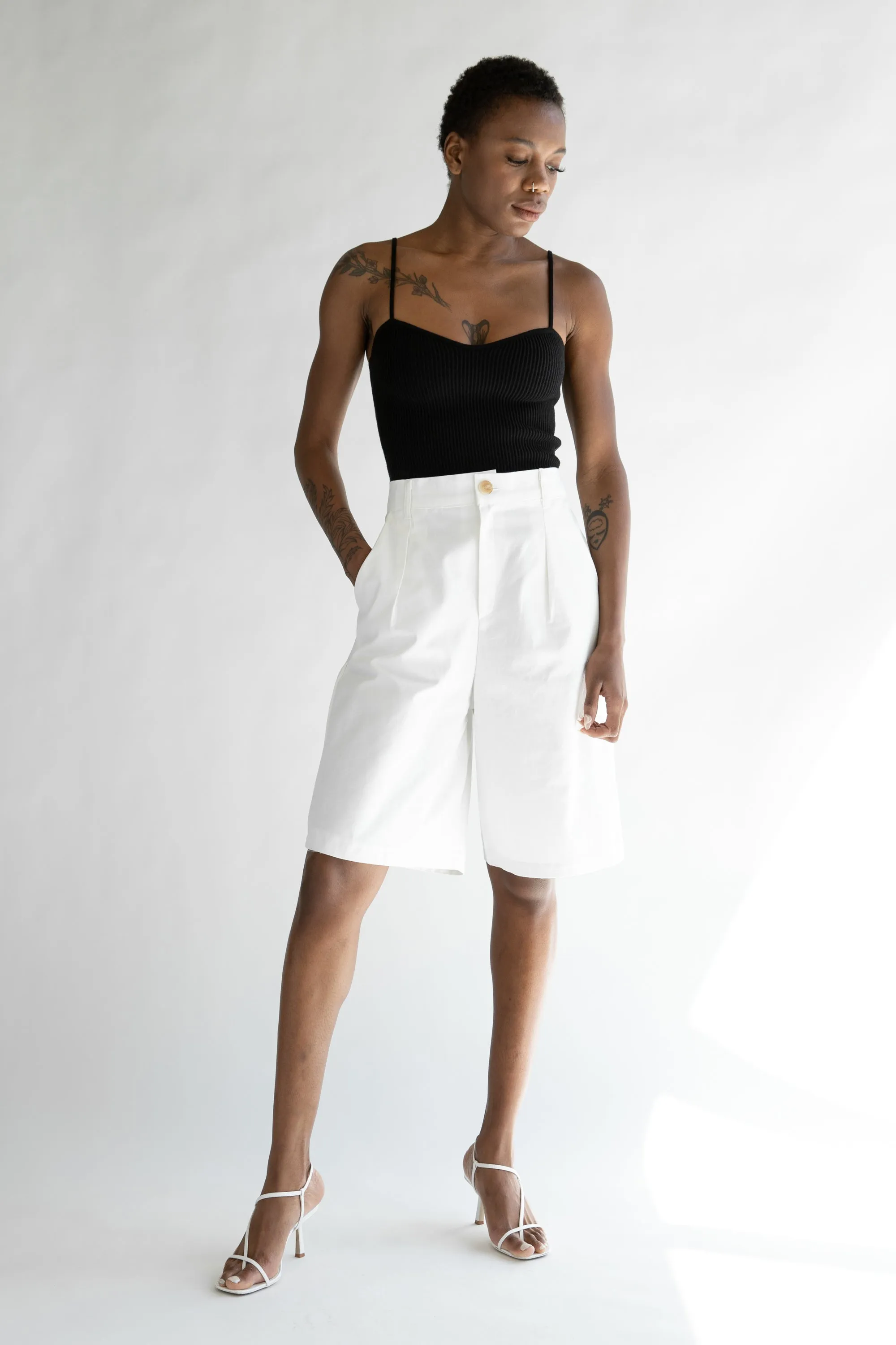 FRONT PLEAT BERMUDA SHORT