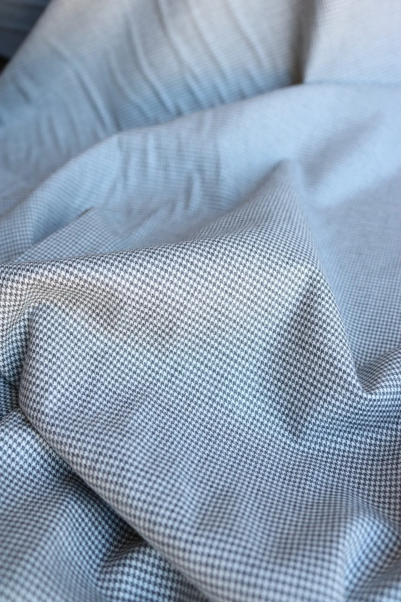 Grey | Lisbon Brushed Mini Houndstooth Melange | Robert Kaufman