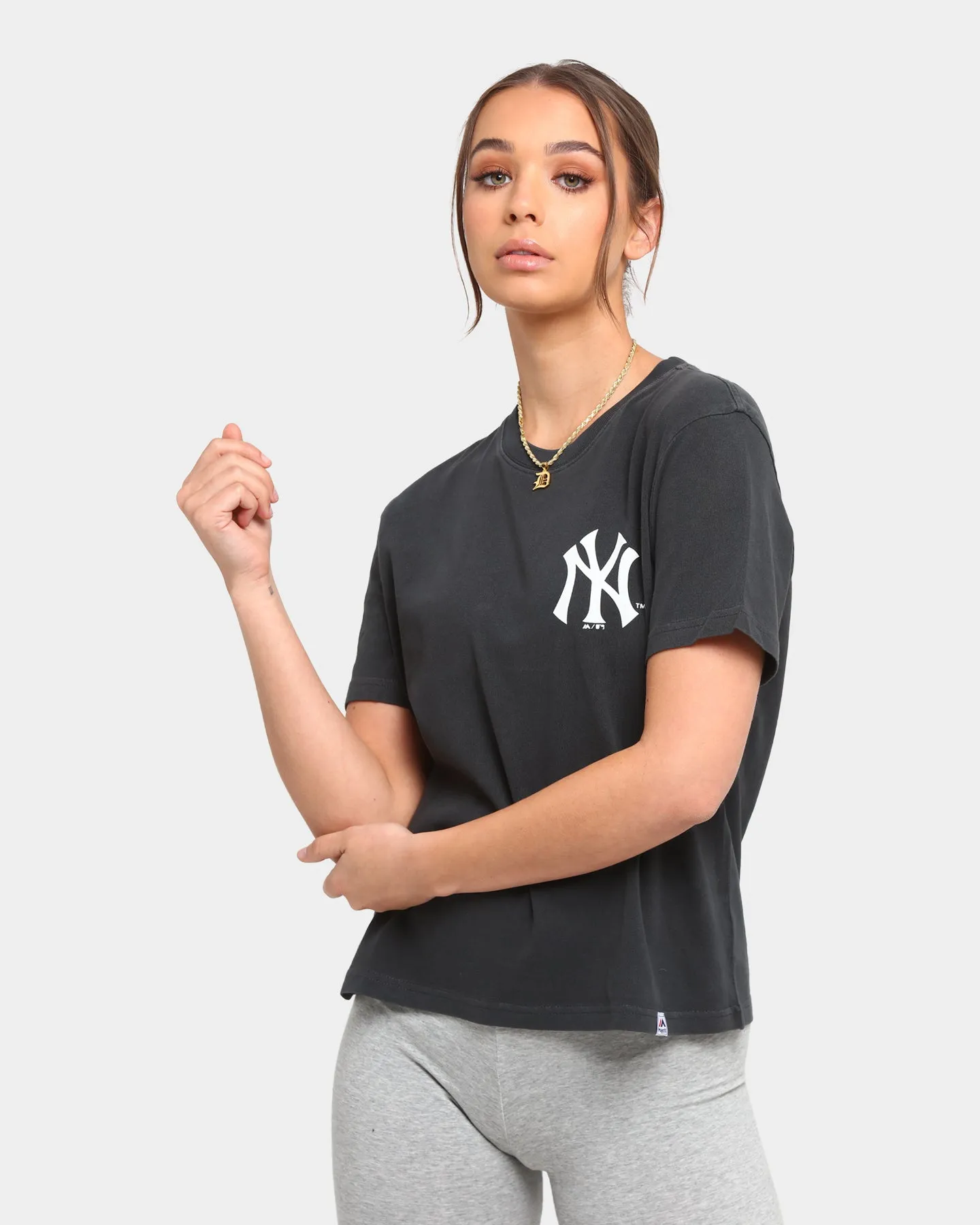 Majestic Athletic Women's New York Yankees Elle Boxy T-Shirt Raven