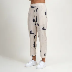 Tapered printed pants