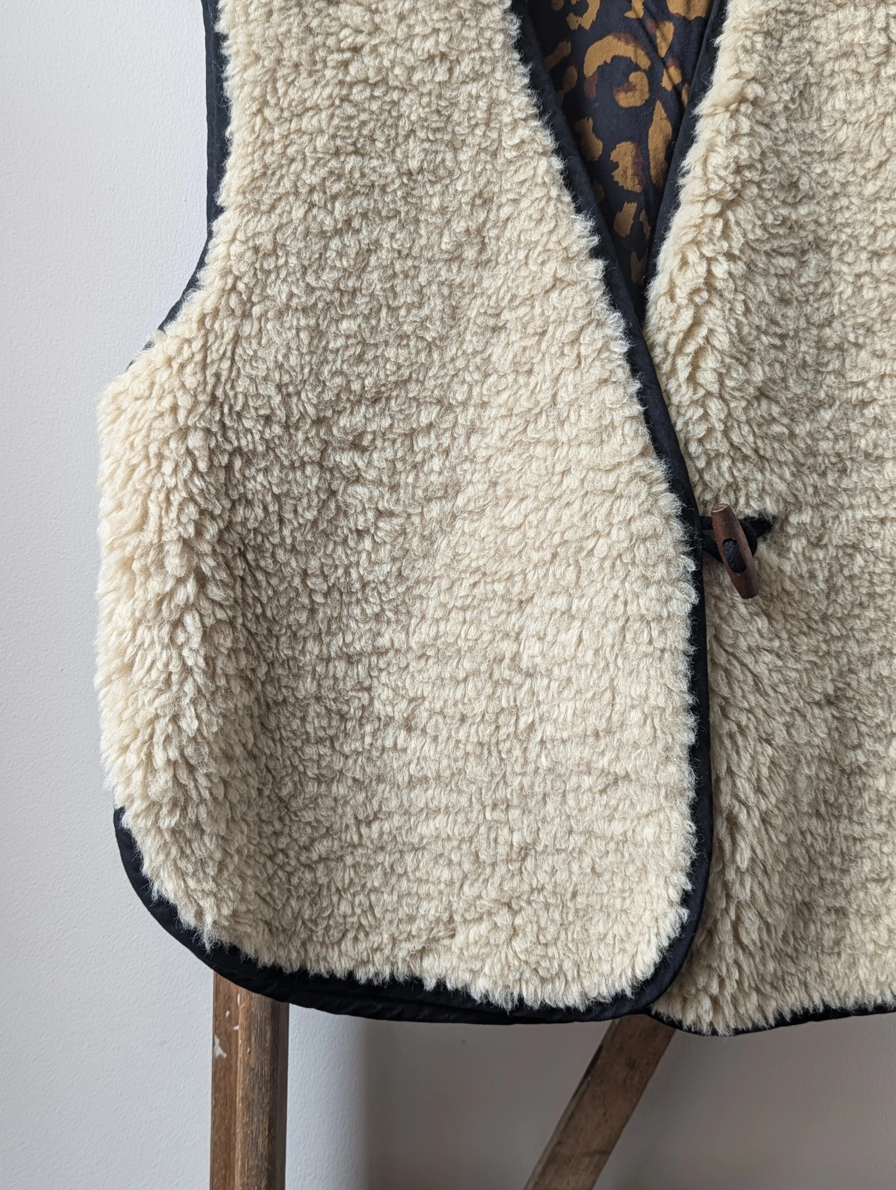 Vallos Ecru Faux-Shearling Gilet