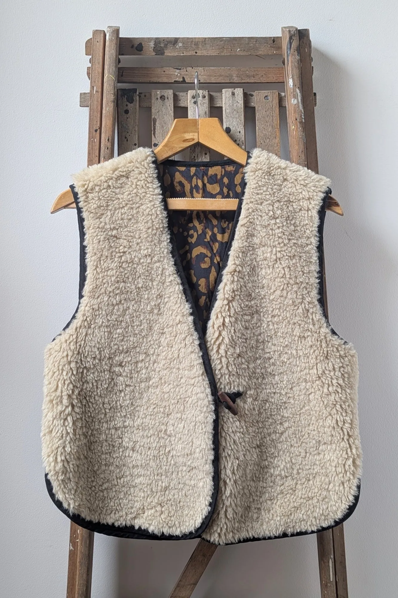 Vallos Ecru Faux-Shearling Gilet